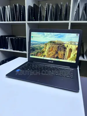 Laptop Asus 8GB Intel Core M SSD 256GB