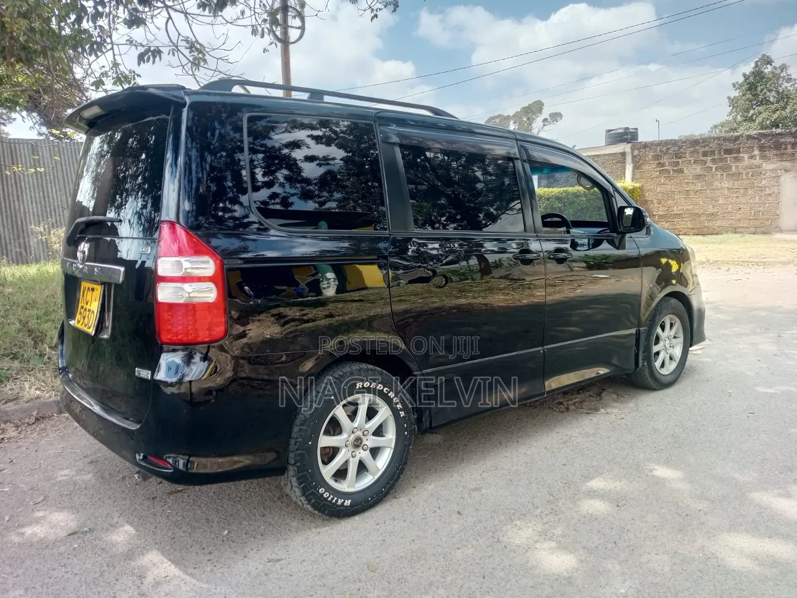Toyota Noah 2012 Black