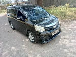 Toyota Noah 2012 Black