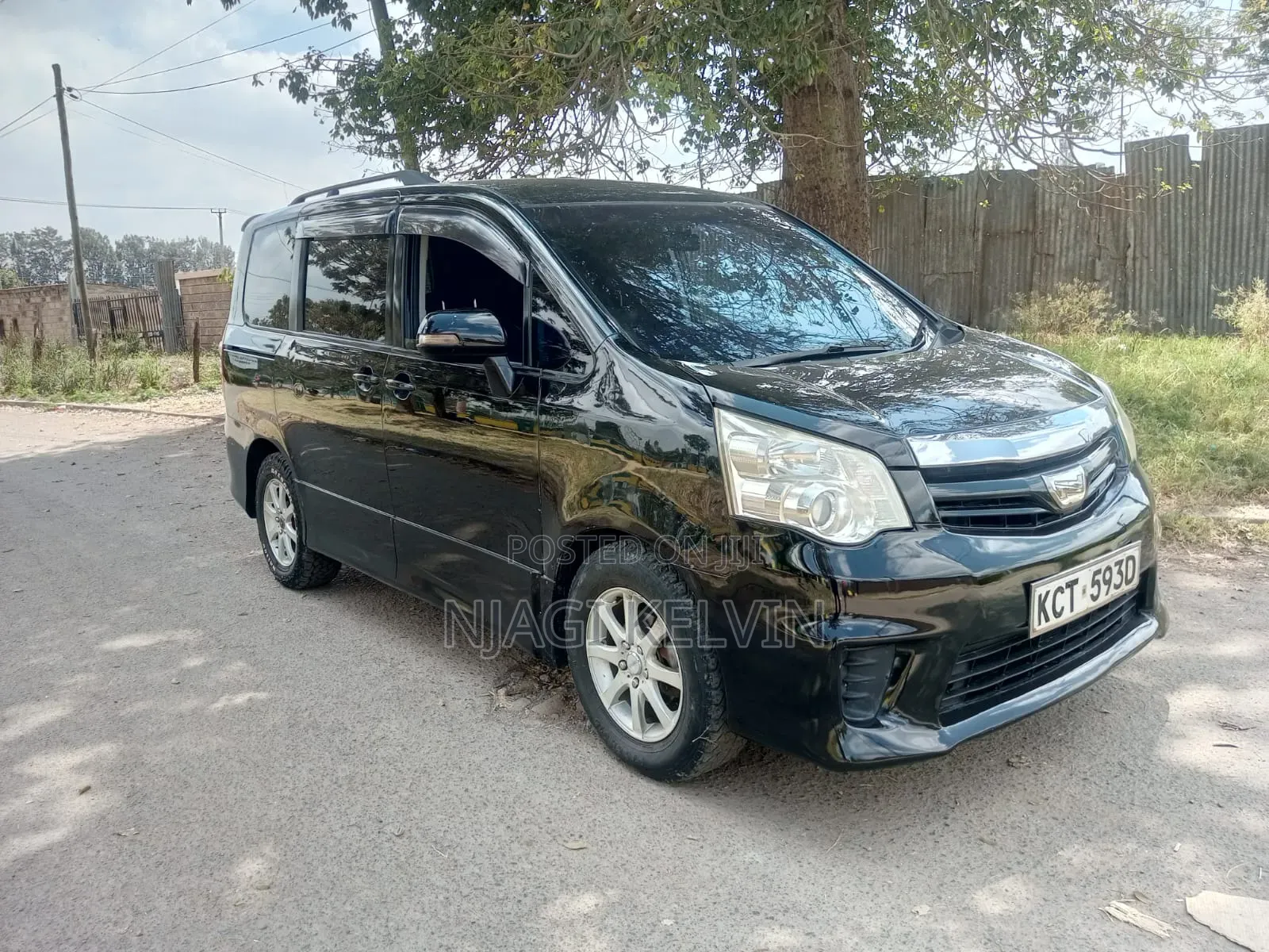 Toyota Noah 2012 Black