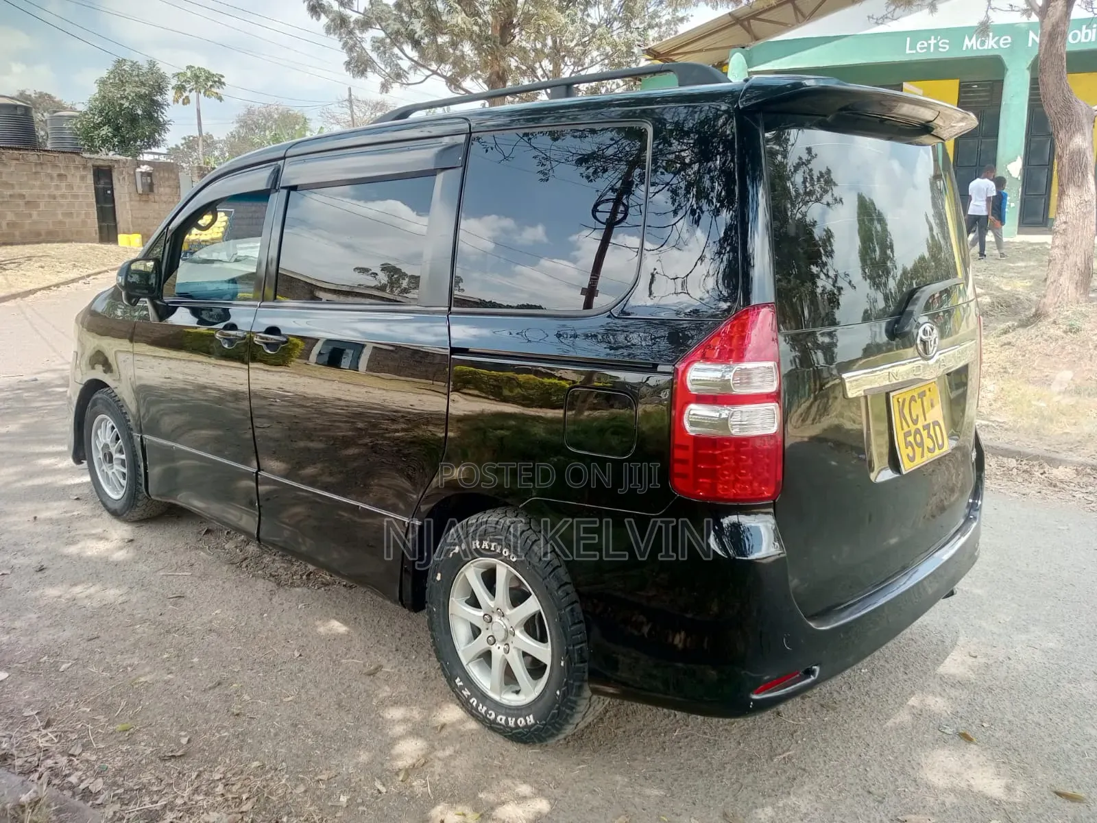Toyota Noah 2012 Black