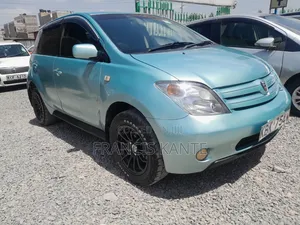 Toyota IST 2006 Green