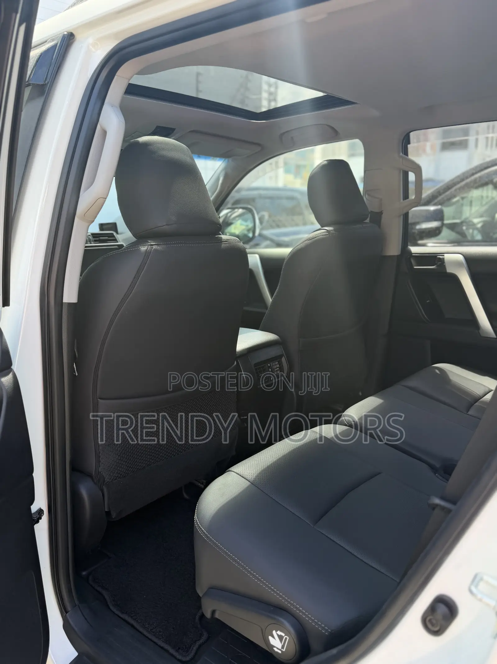 Toyota Land Cruiser Prado 2019 White