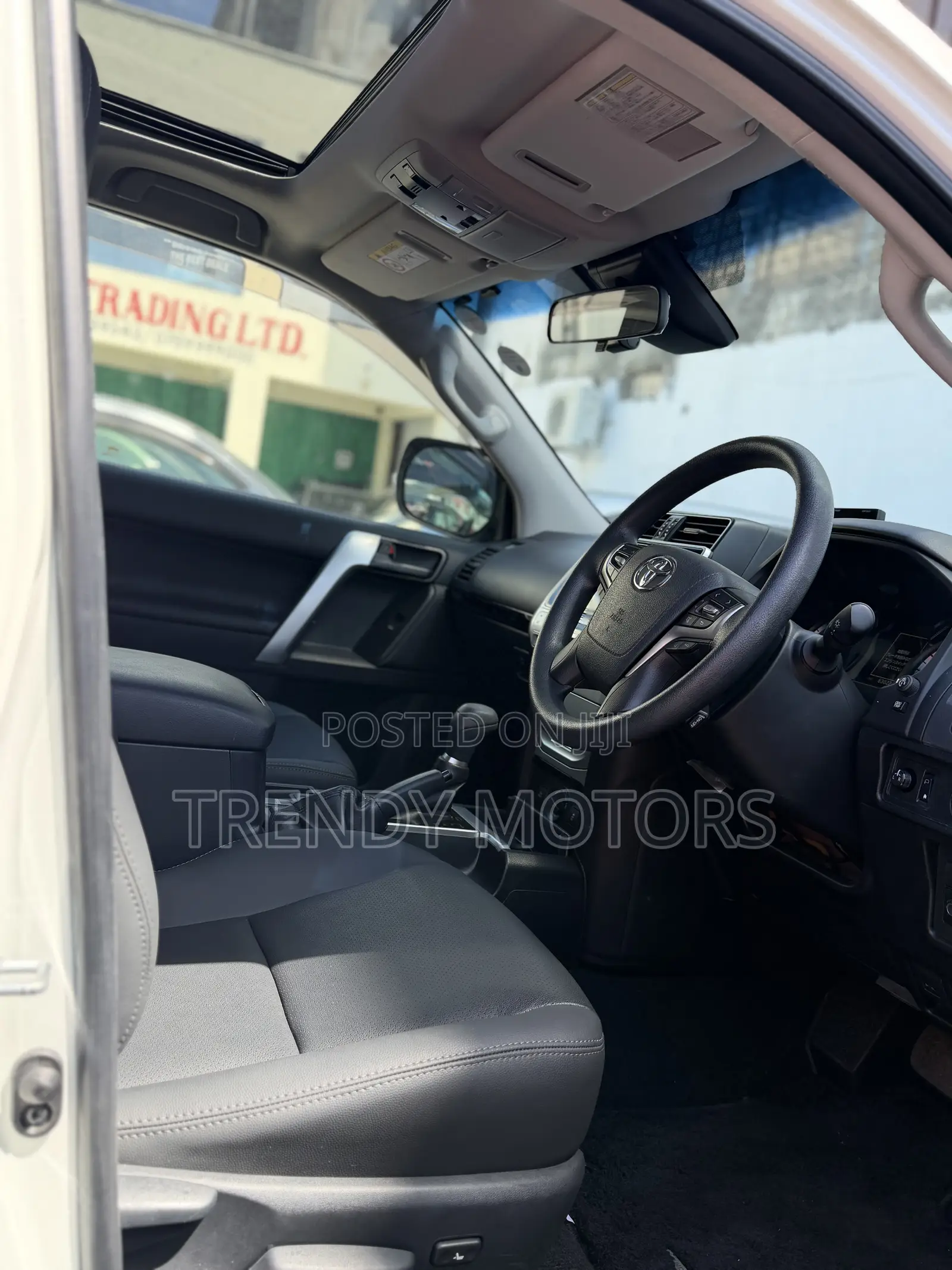 Toyota Land Cruiser Prado 2019 White