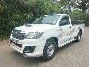 Toyota Hilux 2015 Pearl
