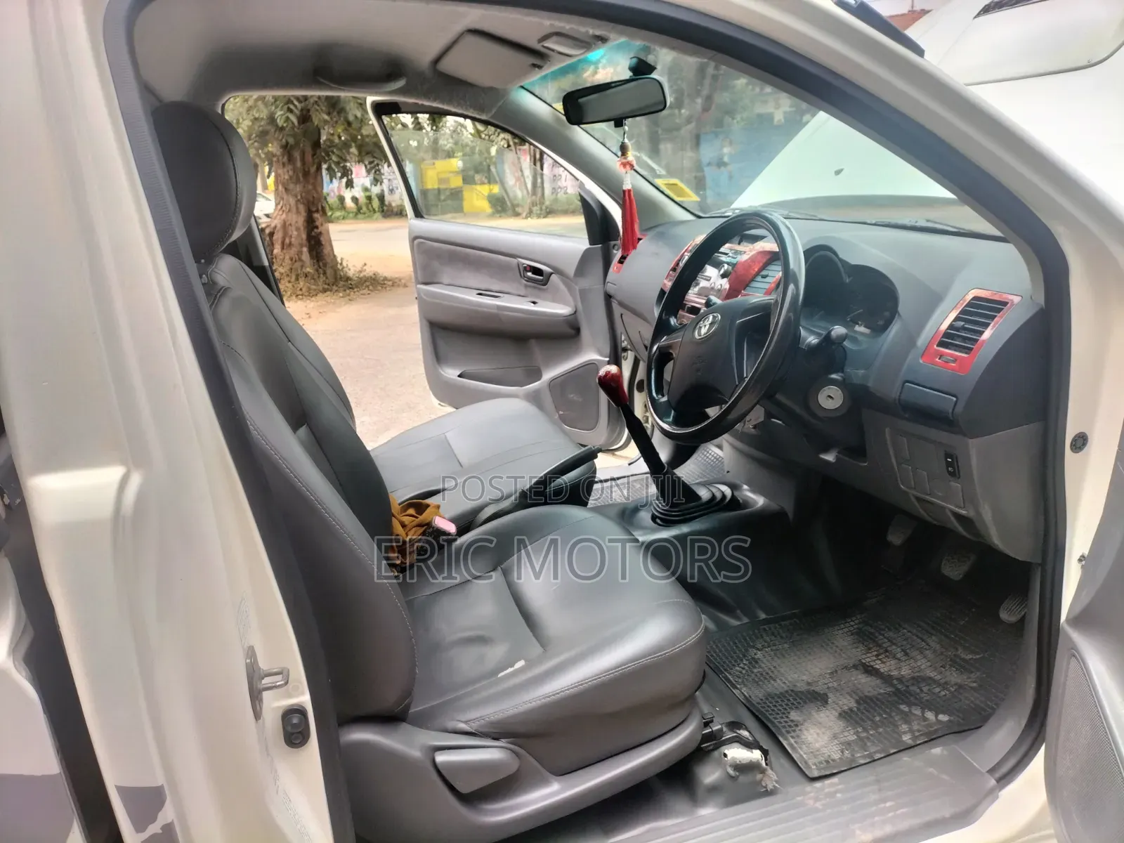 Toyota Hilux 2015 Pearl
