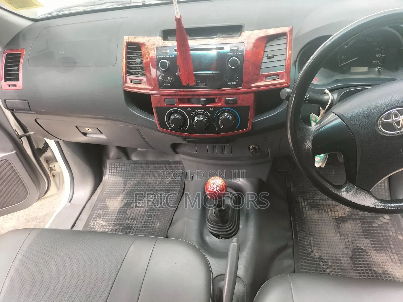 Toyota Hilux 2015 Pearl