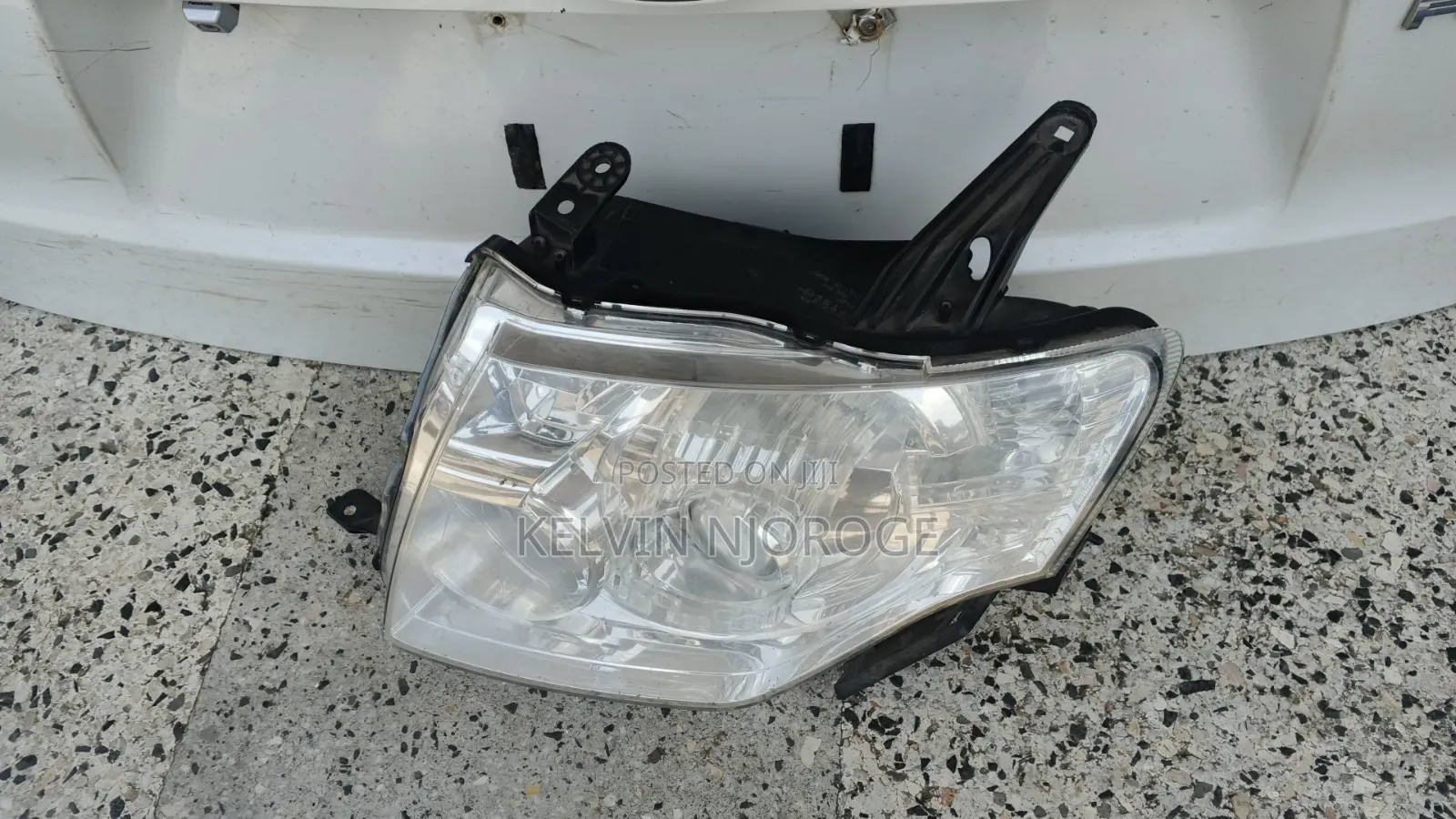 Mitsubishi Pajero V93-V94-V96 Xenon Headlight