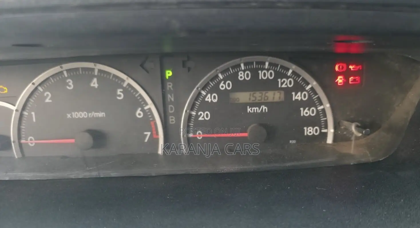 Toyota Voxy 2006 Silver