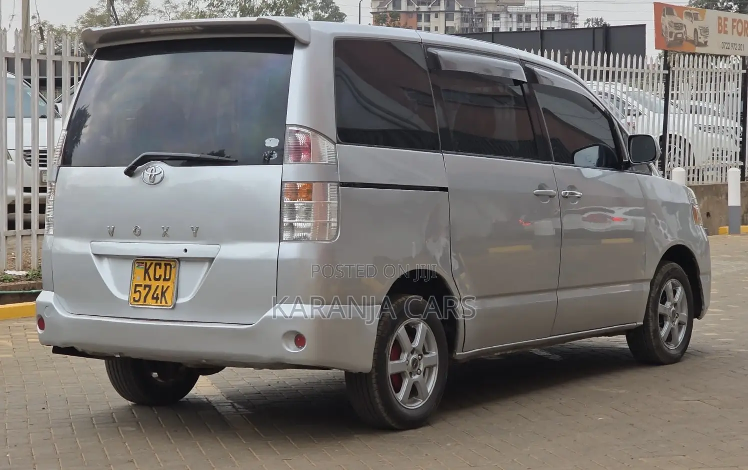 Toyota Voxy 2006 Silver