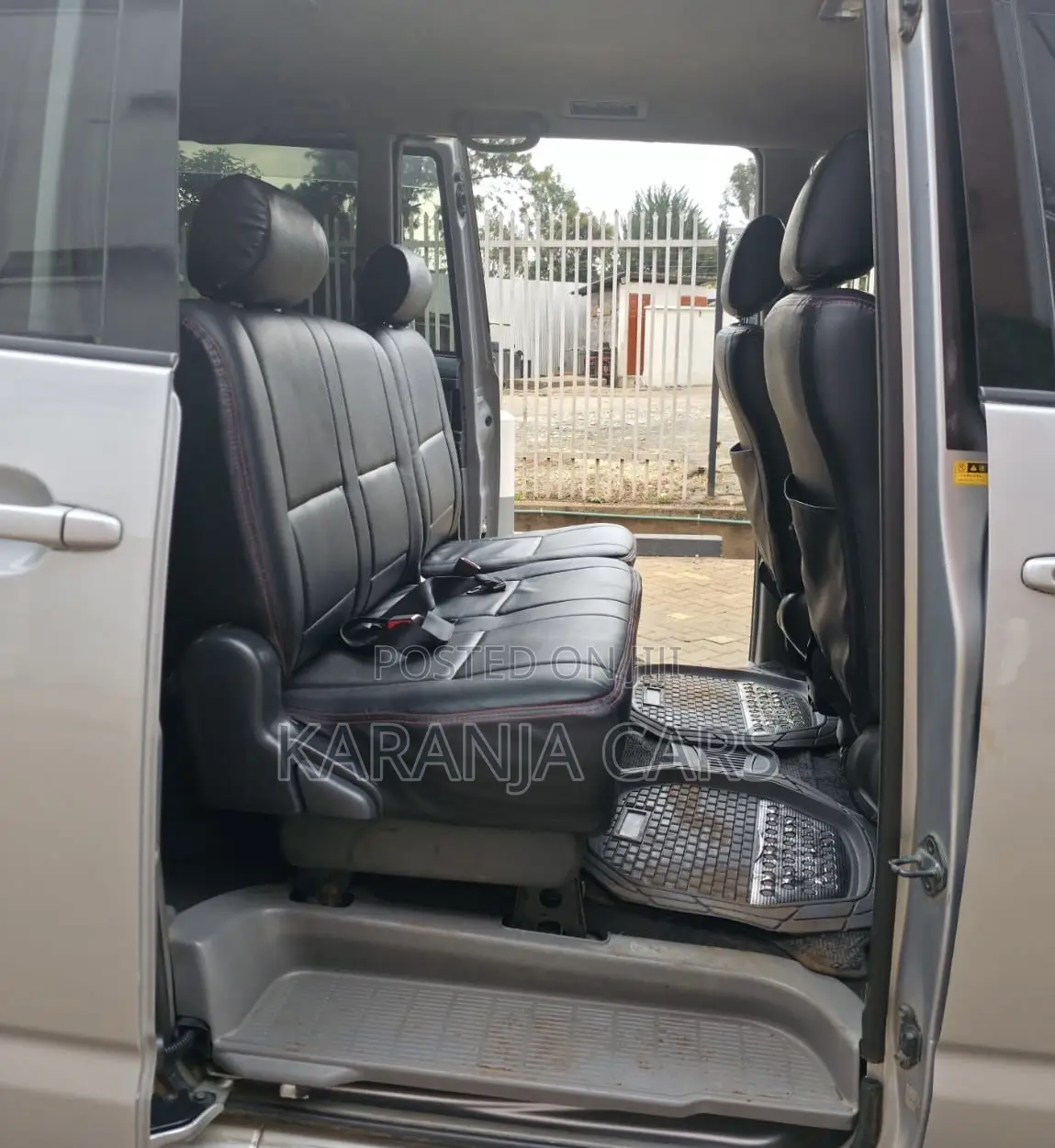 Toyota Voxy 2006 Silver
