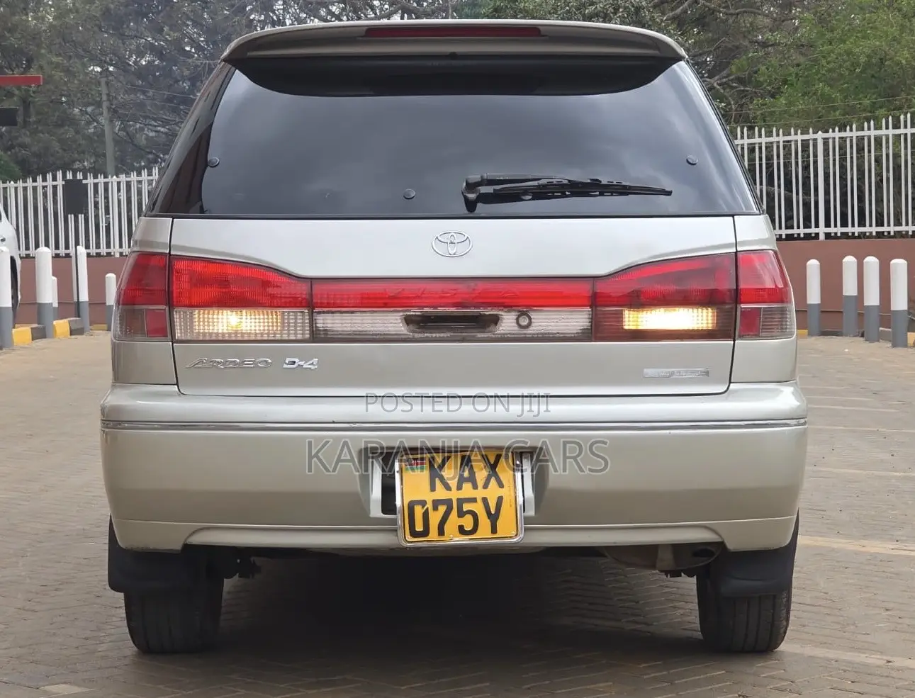 Toyota Vista 2000