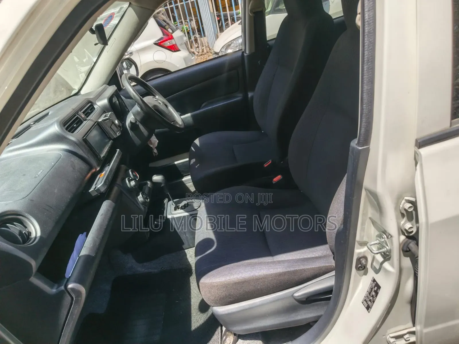 Toyota Probox 1.5 DX 4WD 2020 White
