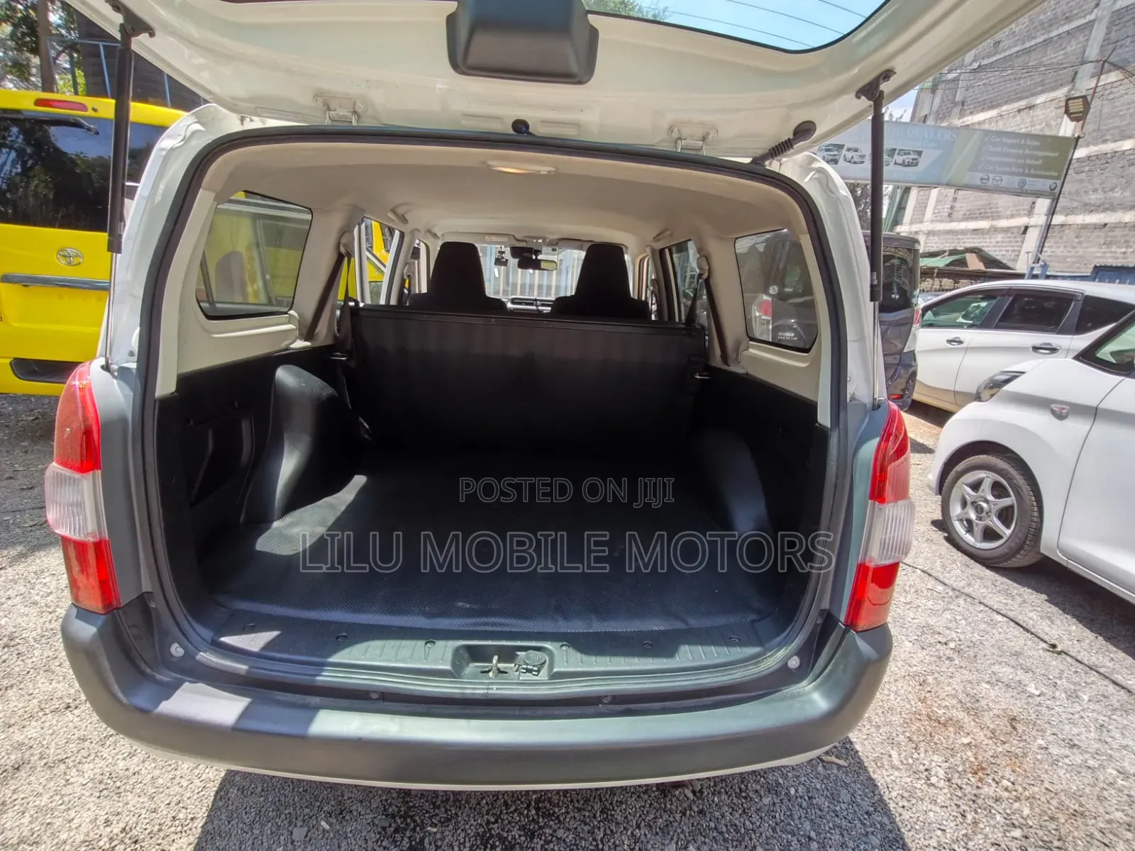 Toyota Probox 1.5 DX 4WD 2020 White