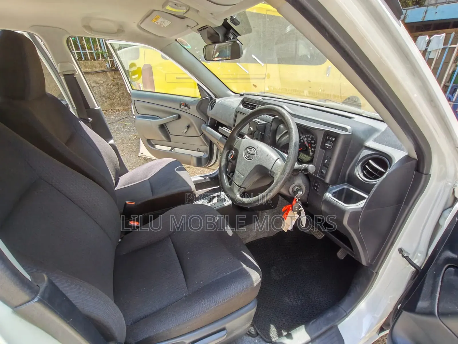 Toyota Probox 1.5 DX 4WD 2020 White