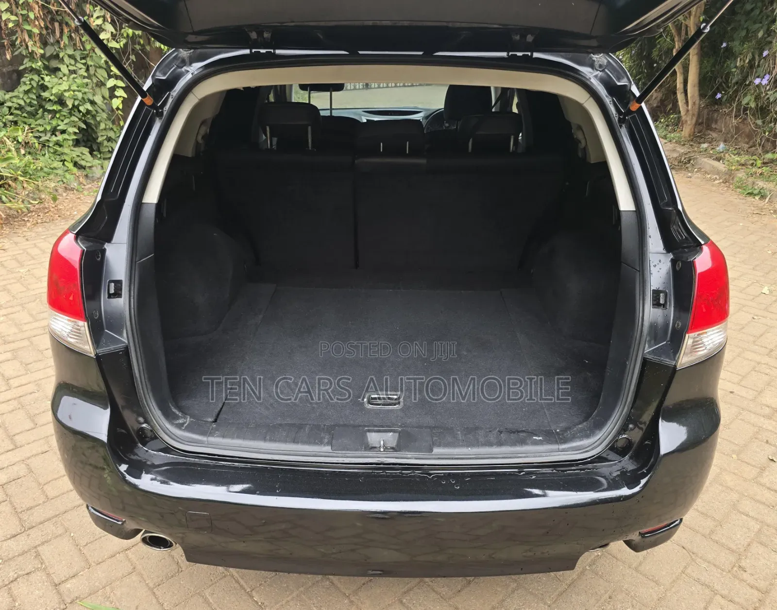 Subaru Legacy 2011 Black