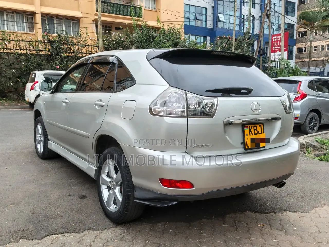 Lexus LX 470 Sport Utility 2004 Silver