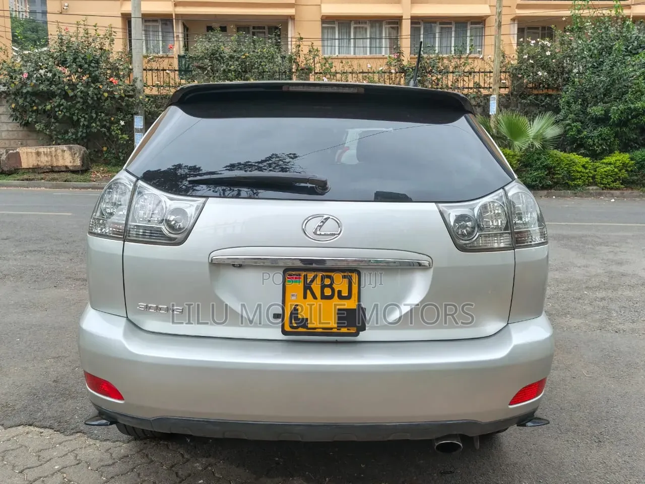 Lexus LX 470 Sport Utility 2004 Silver