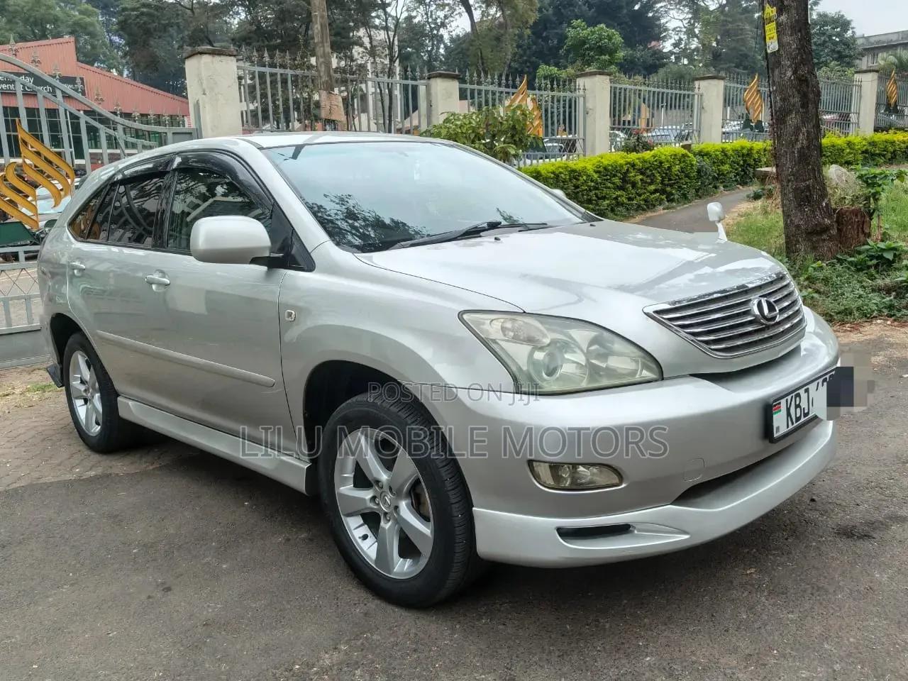 Lexus LX 470 Sport Utility 2004 Silver