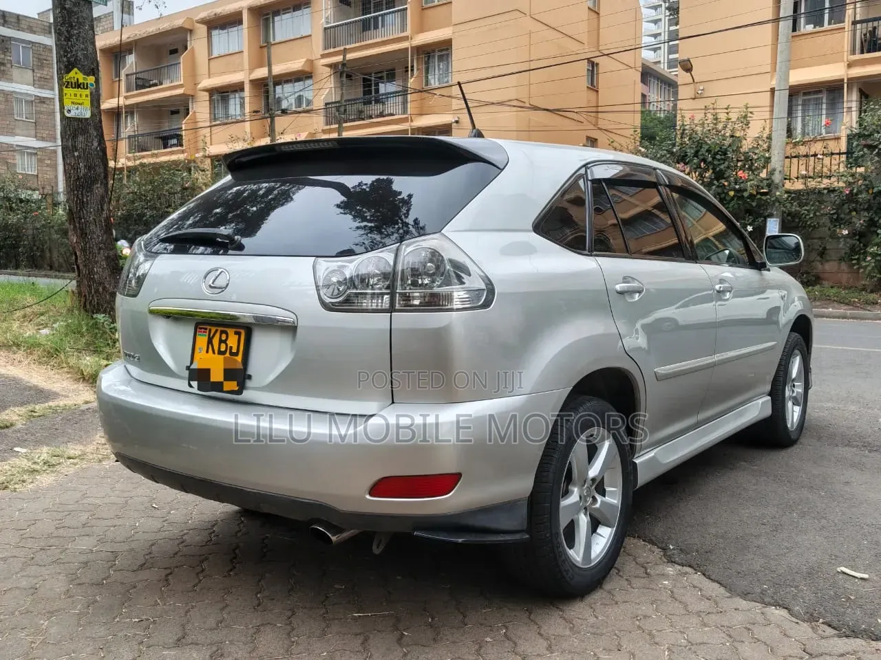 Lexus LX 470 Sport Utility 2004 Silver