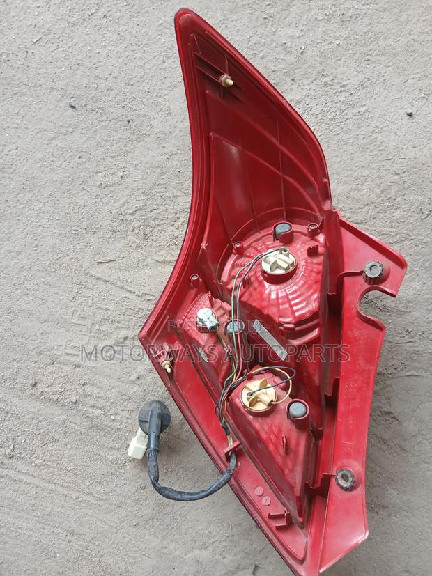 Suzuki Swift Taillight - thumbnail 2