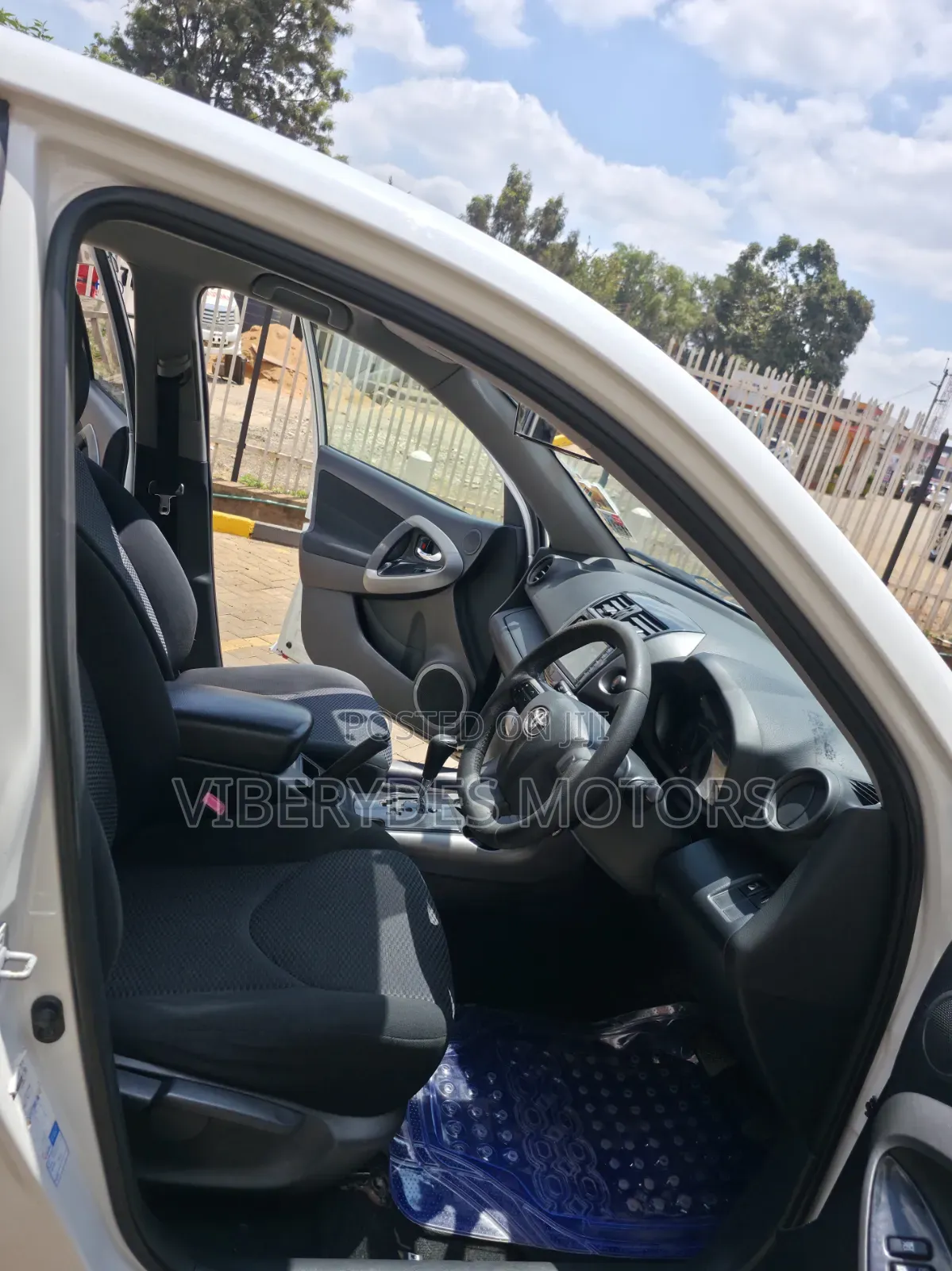 Toyota RAV4 2014 White