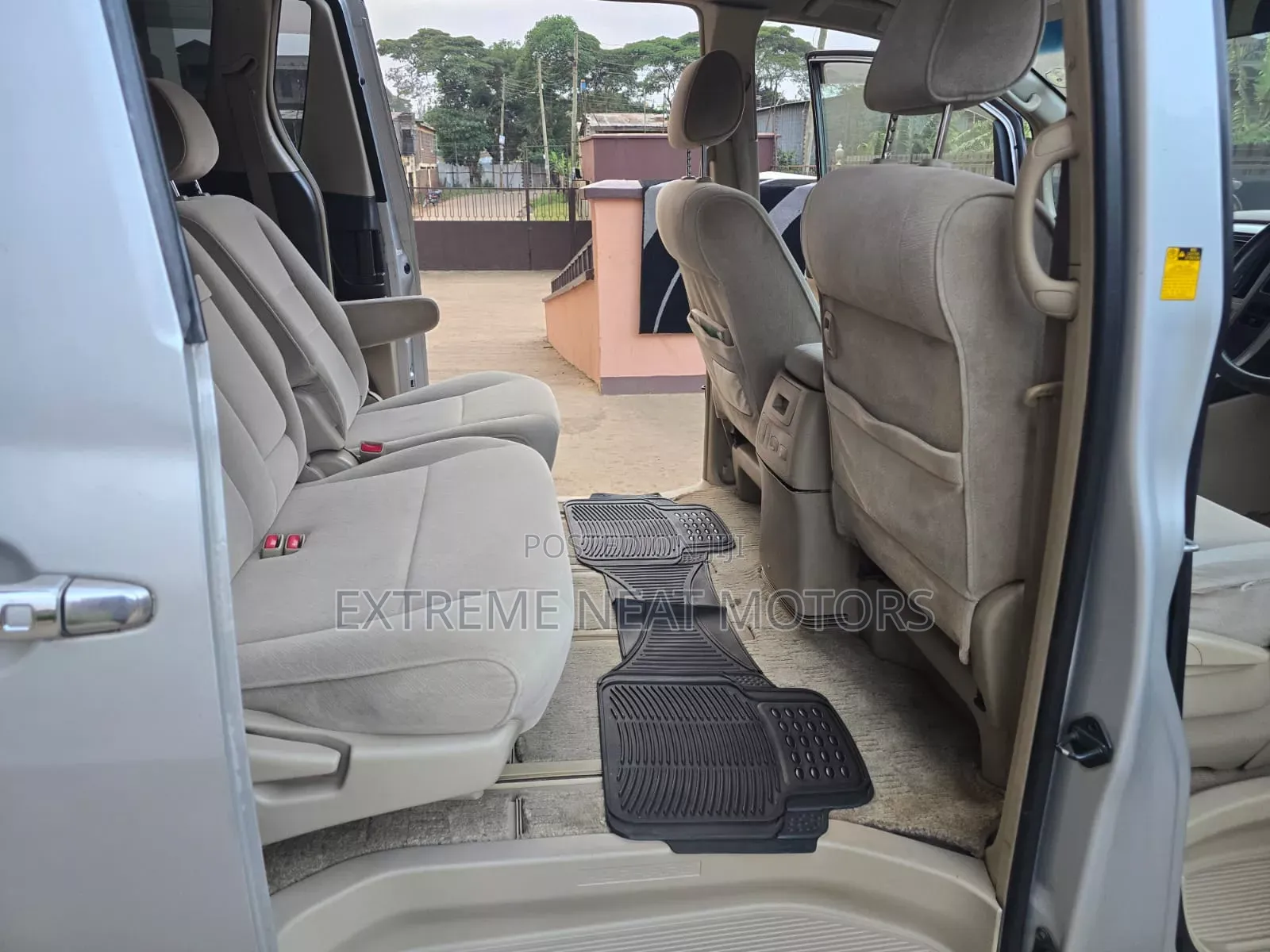 Toyota Alphard 2.4 Hybrid AWD 2007 Silver