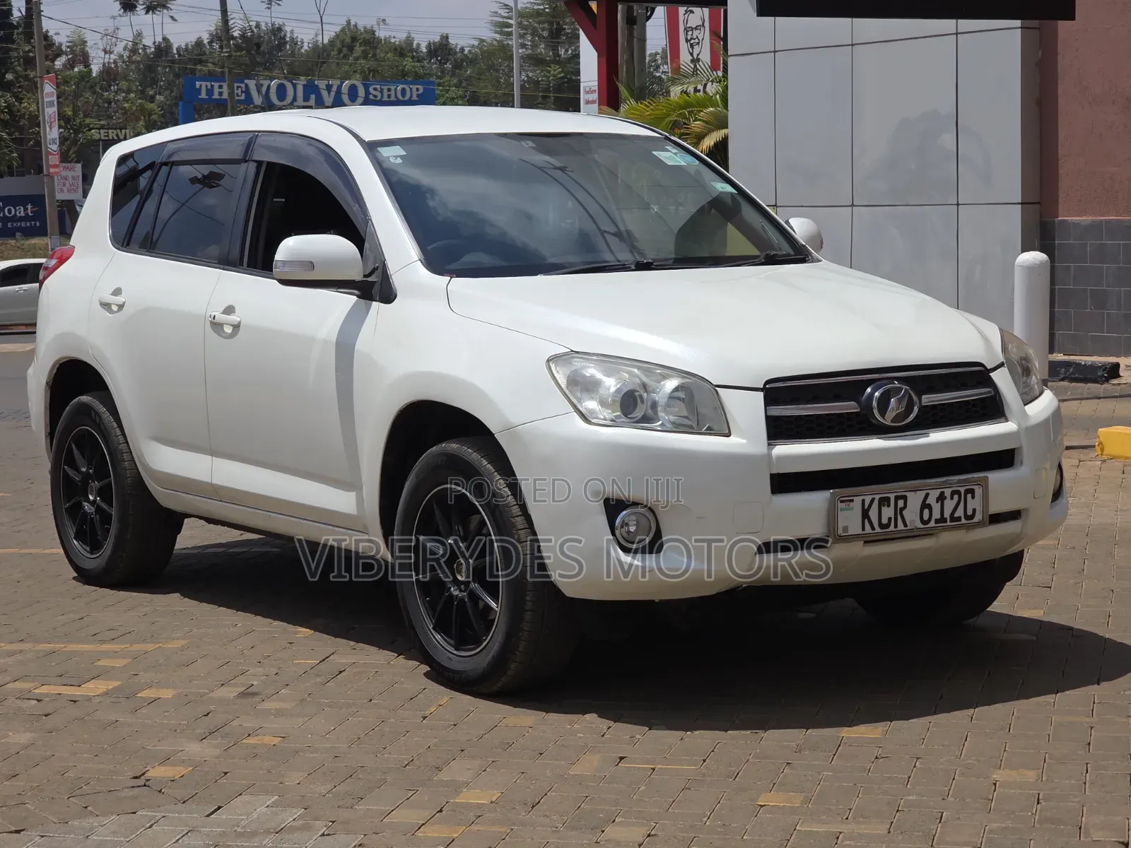 Toyota RAV4 2011 White