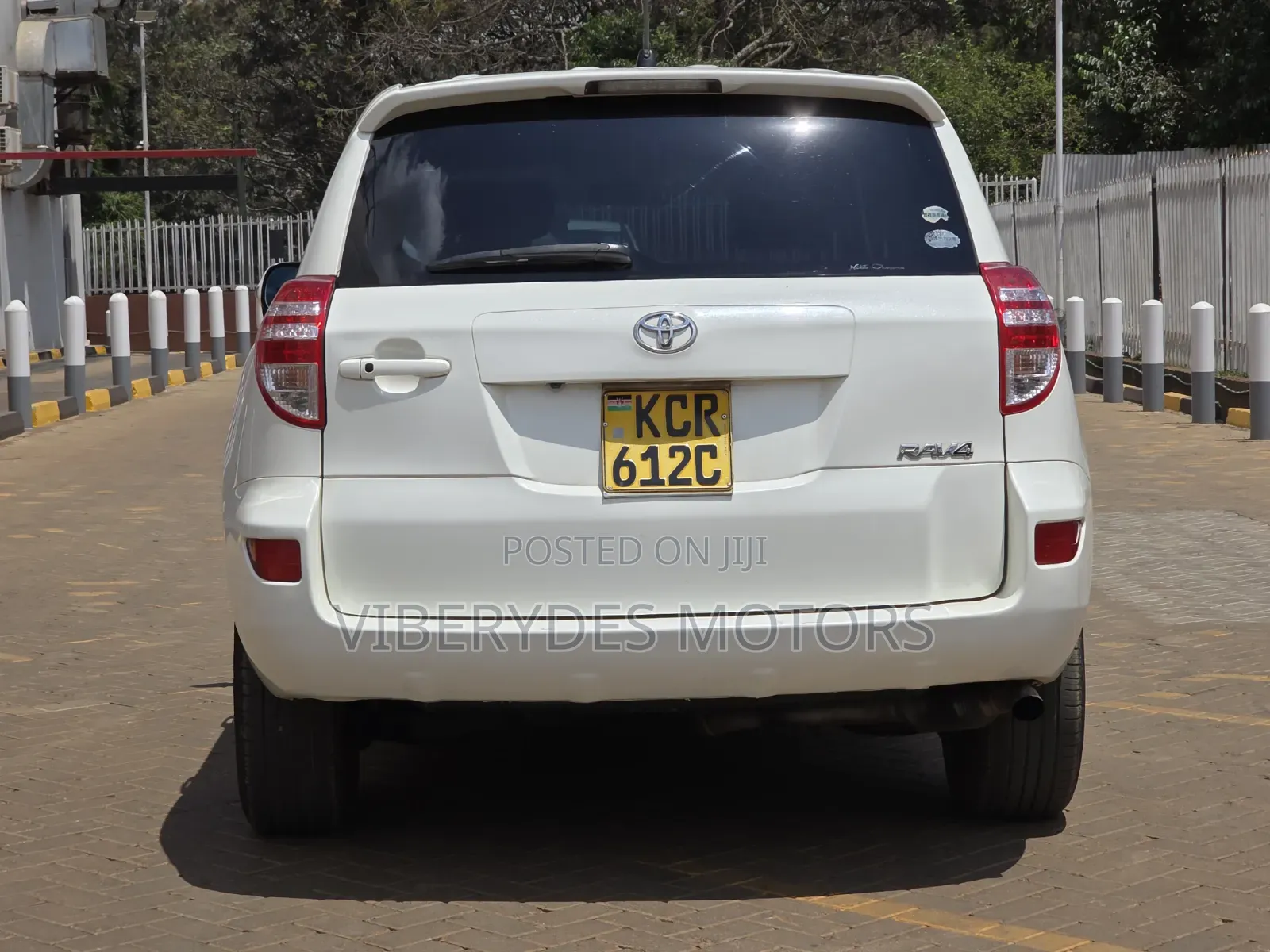 Toyota RAV4 2011 White