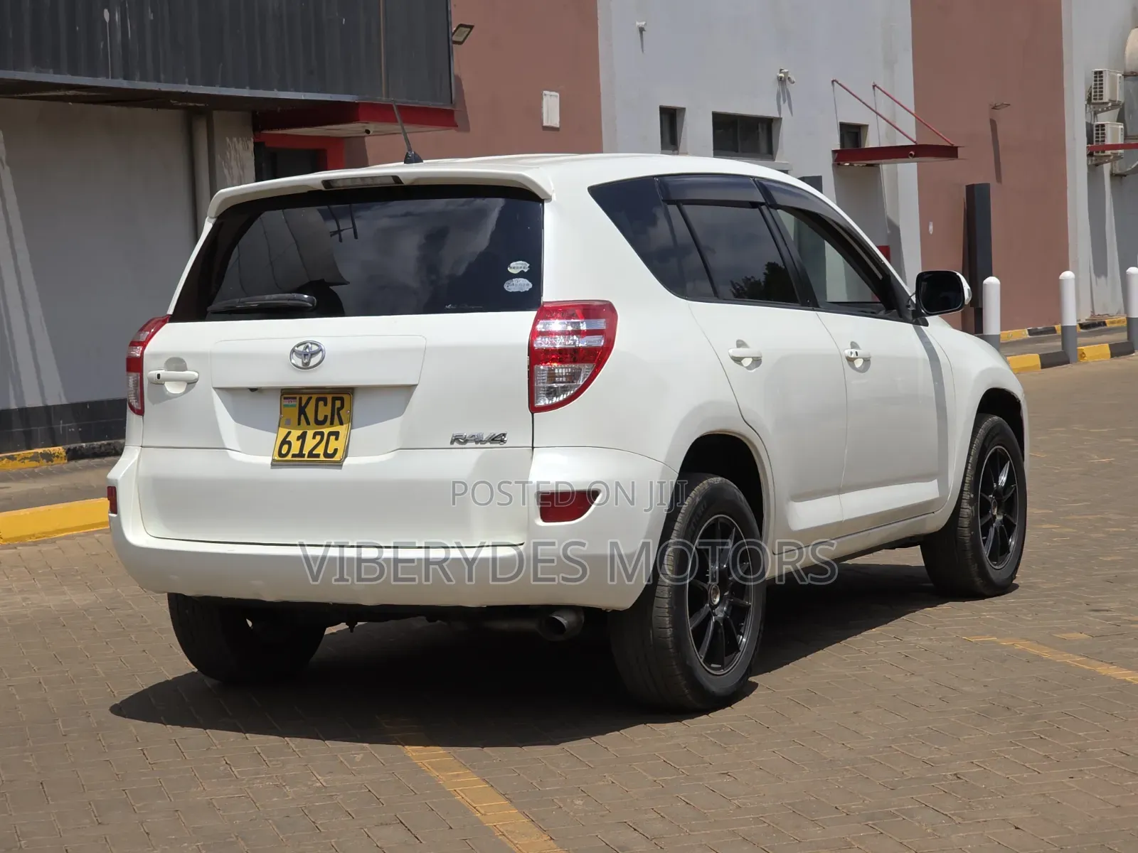Toyota RAV4 2011 White