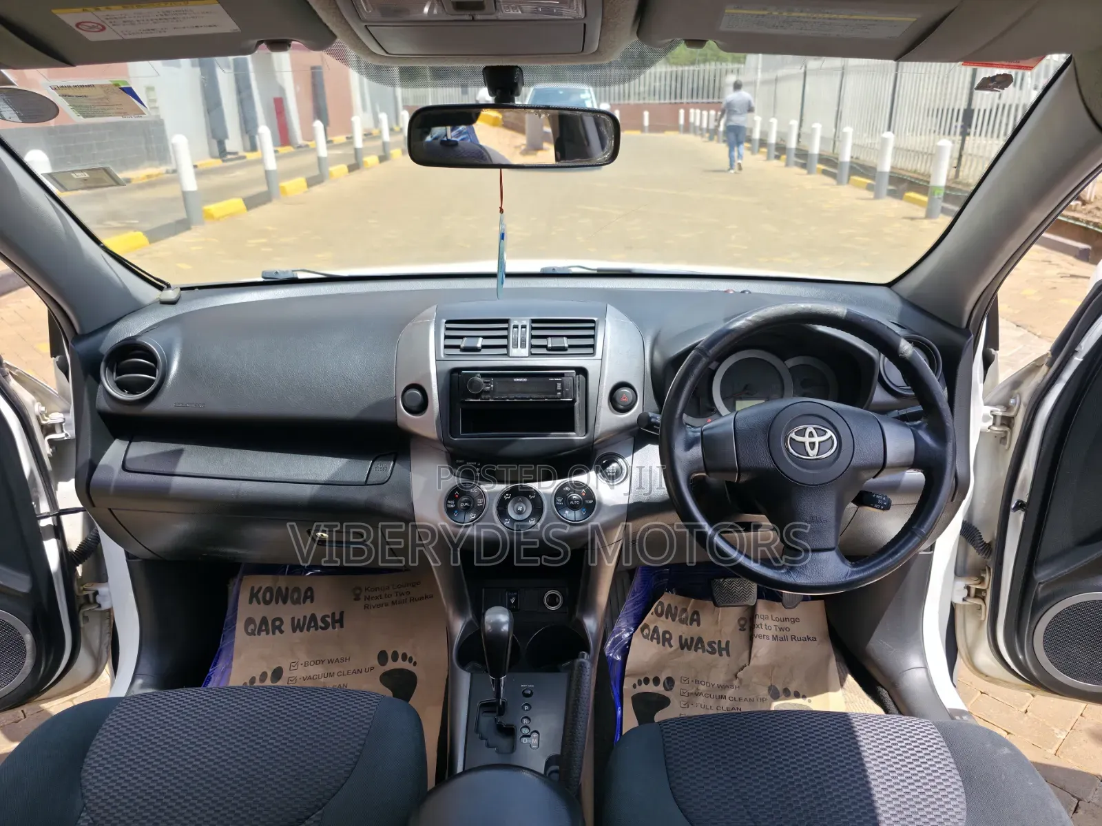 Toyota RAV4 2011 White