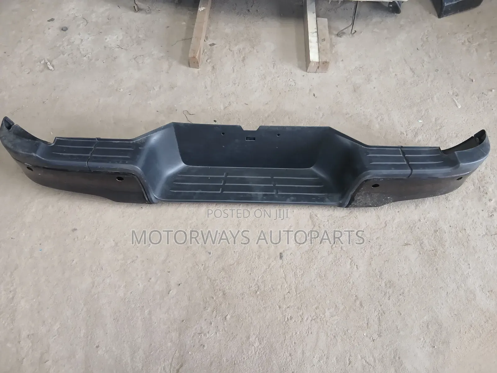 Hilux/ Vigo/ Max Rear Stepper/Bumper Complete With Hinges
