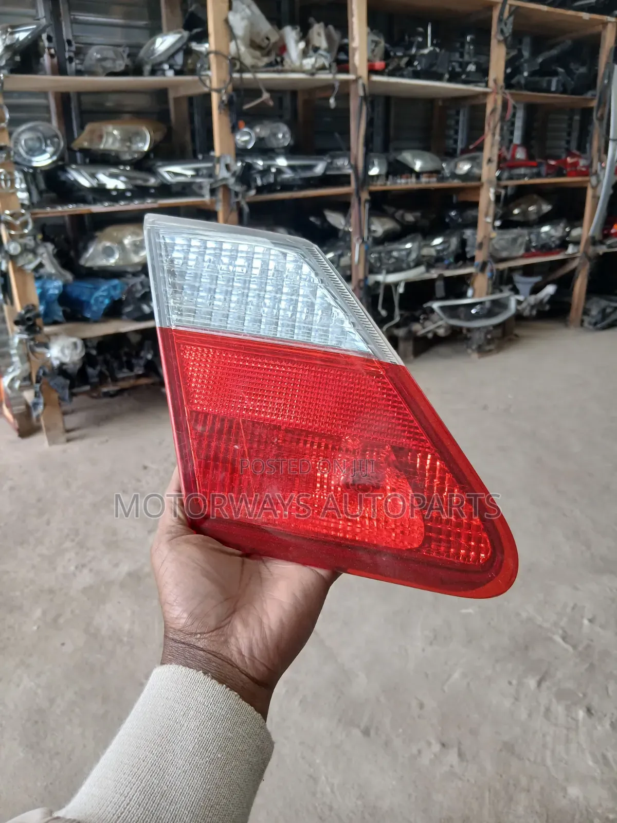 Toyota Premio 260 Bootlight