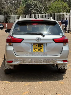 Toyota Corolla Fielder 2015 Silver