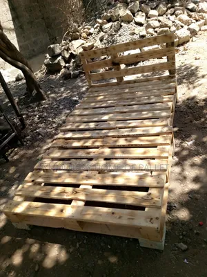 Raised Pallet Bed. 4*6 Framed Pallet Bed