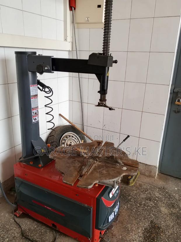 Tyre Changer Machine - thumbnail 2