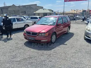 Toyota Vista 2000 Red