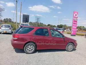 Toyota Vista 2000 Red