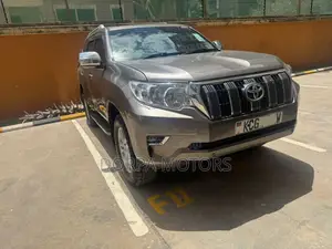Toyota Land Cruiser 4.0 V6 GX 2010 Silver
