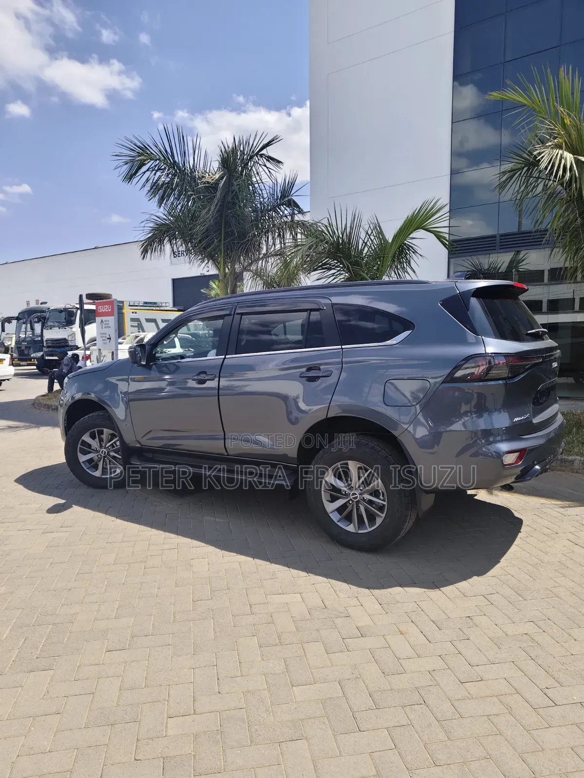 New Isuzu MU-X 2025 Gray