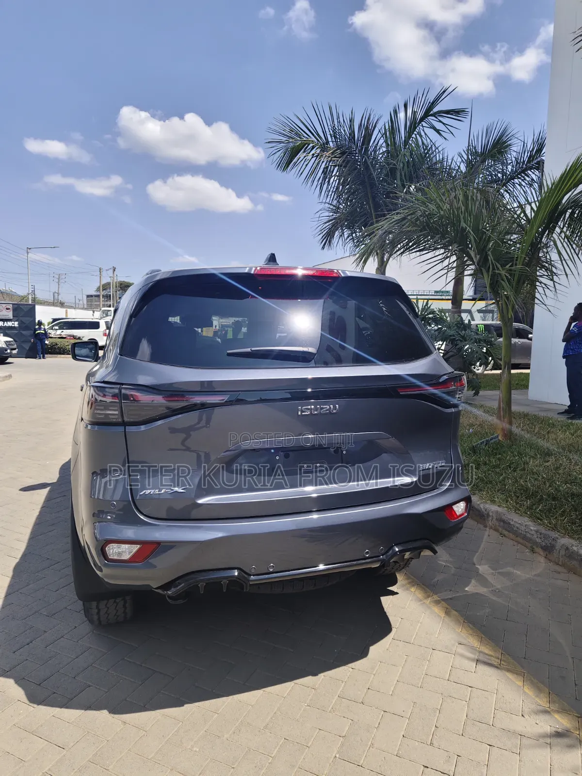 New Isuzu MU-X 2025 Gray