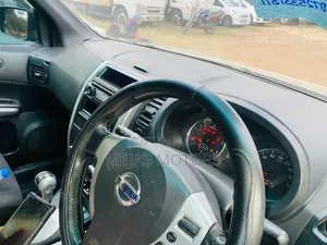 Nissan X-Trail 2011 Green