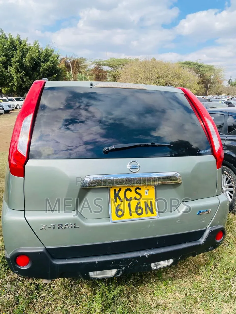 Nissan X-Trail 2011 Green