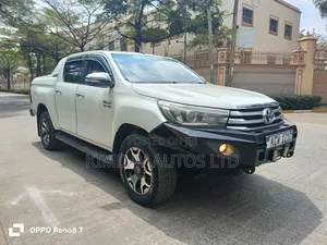 Toyota Hilux 2020 White