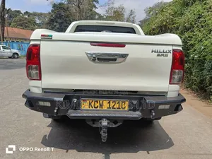 Toyota Hilux 2020 White