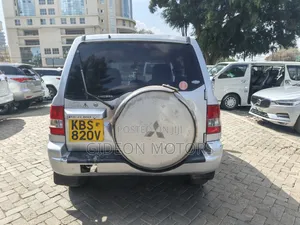 Mitsubishi Pajero 2006 Silver