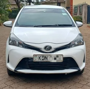 Toyota Vitz 2016 White