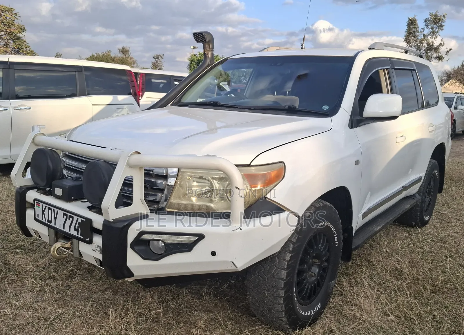 Toyota Land Cruiser 2011 White