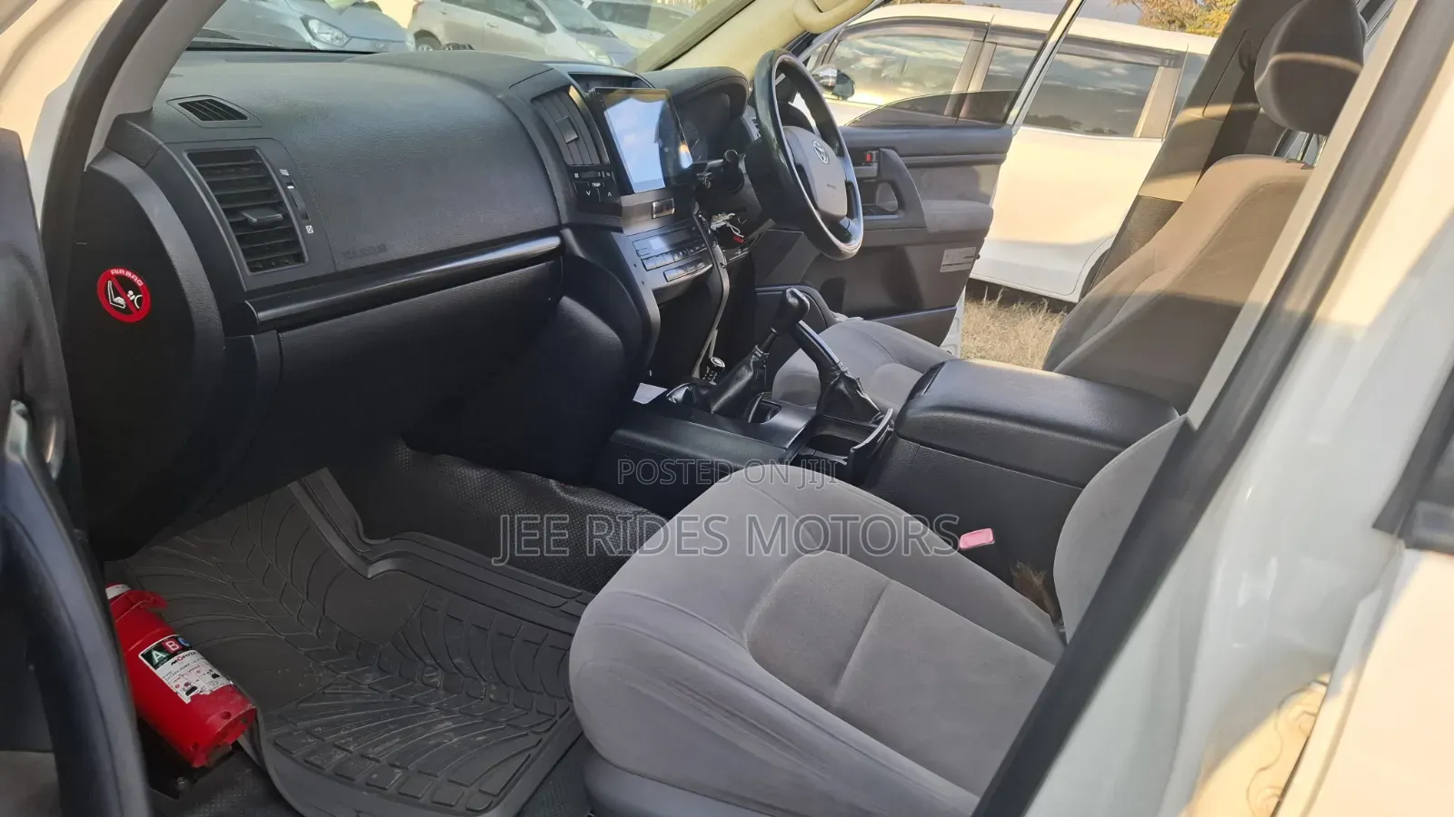 Toyota Land Cruiser 2011 White