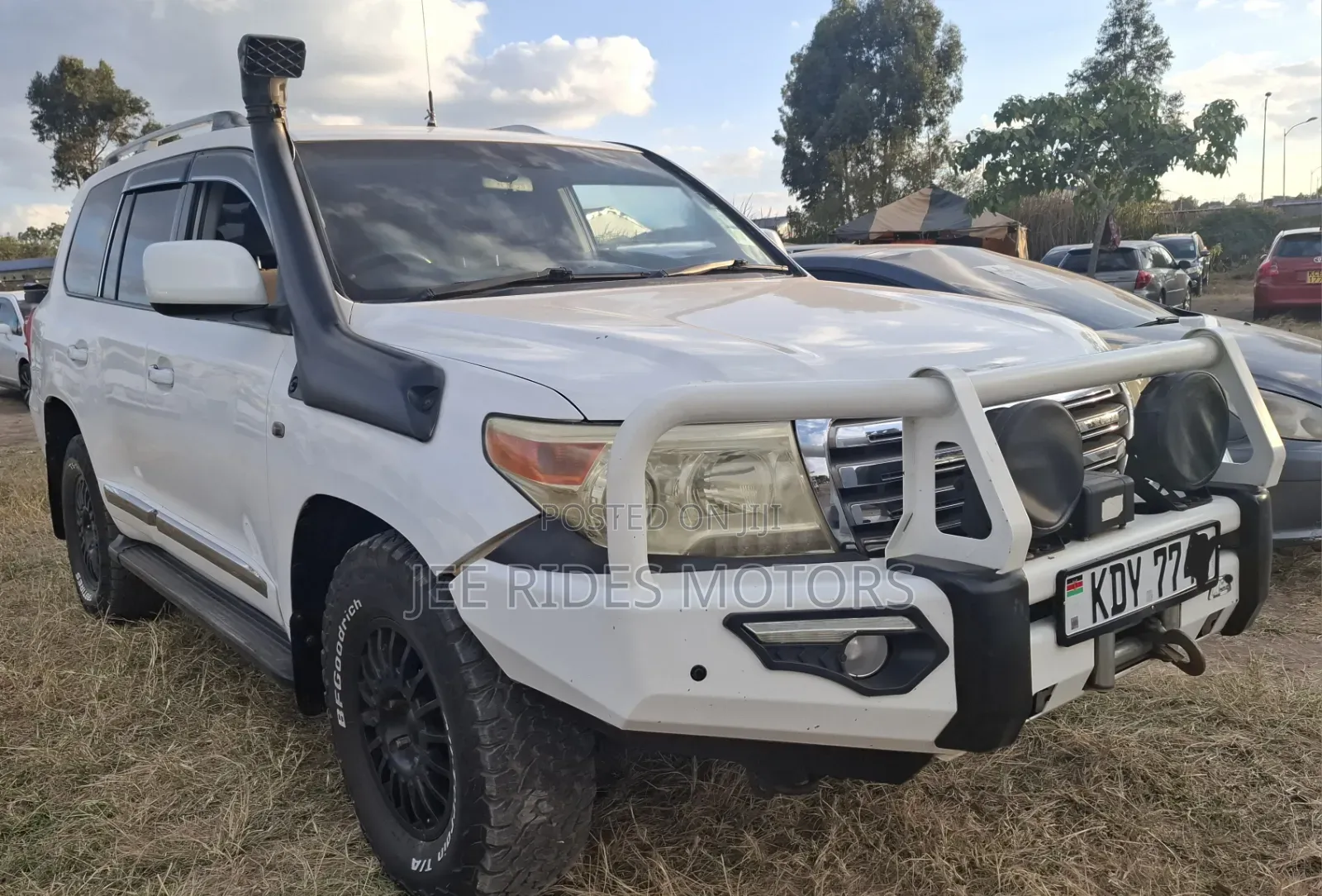 Toyota Land Cruiser 2011 White